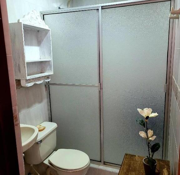اتاق استاندارد چهارنفره با چشم‌انداز باغ, Casa Alicia Mompox