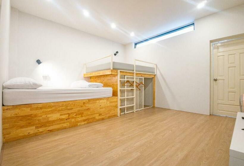浴室共有ファミリールーム, Paknap Hostel