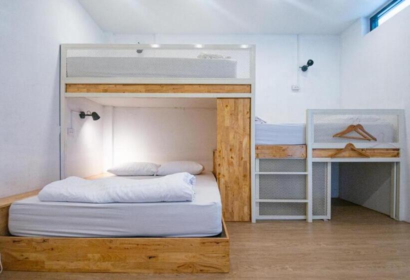 浴室共有ファミリールーム, Paknap Hostel