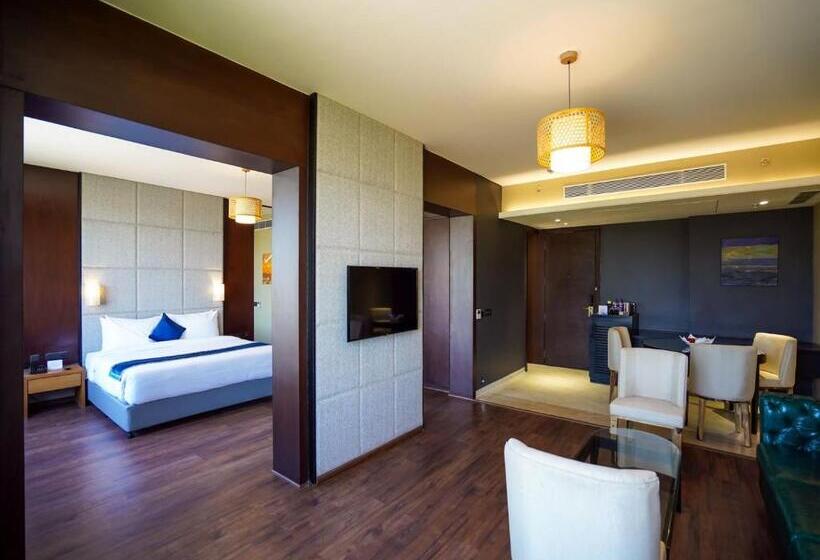 Люкс Повышенной Комфортности, Essentia Luxury Hotel Indore
