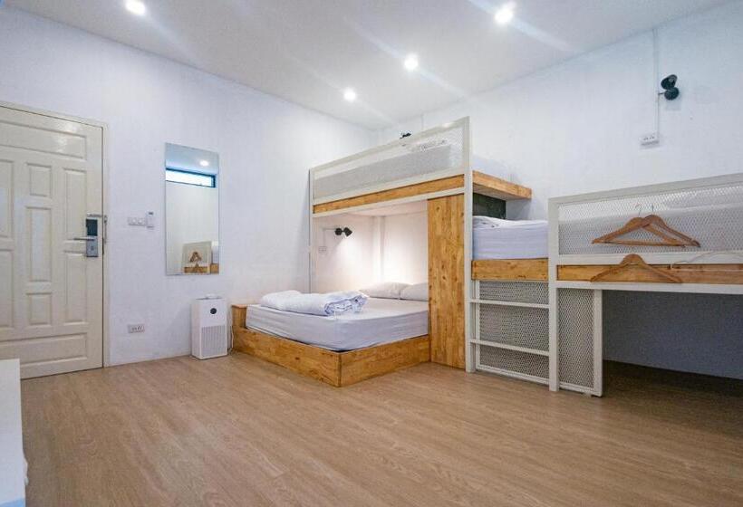 浴室共有ファミリールーム, Paknap Hostel