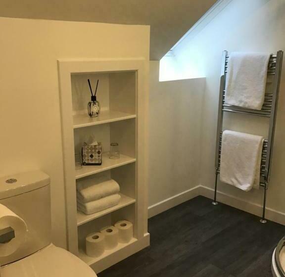 اتاق استاندارد با چشم‌انداز دریا, Gramarvin B&b