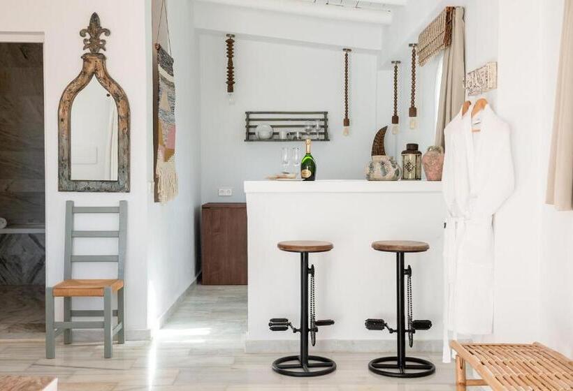 سوییت جونیور در طبقه همکف, Petunia Ibiza, A Beaumier