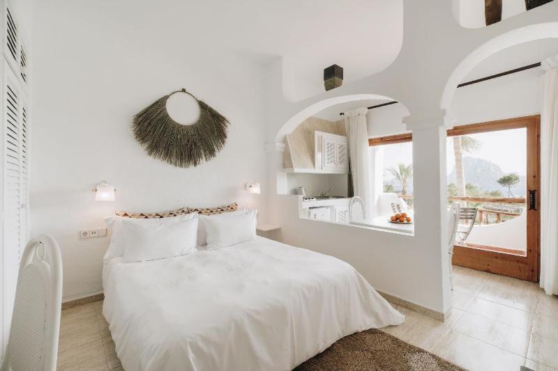 اتاق استاندارد, Petunia Ibiza, A Beaumier