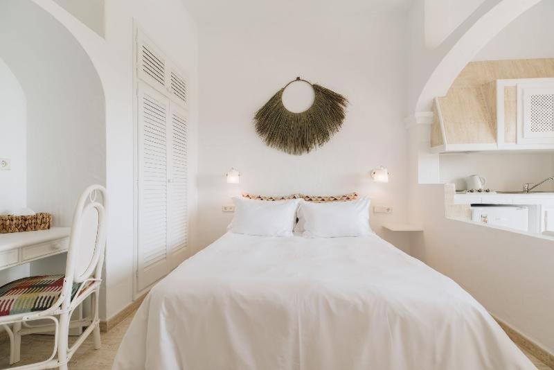 اتاق استاندارد, Petunia Ibiza, A Beaumier