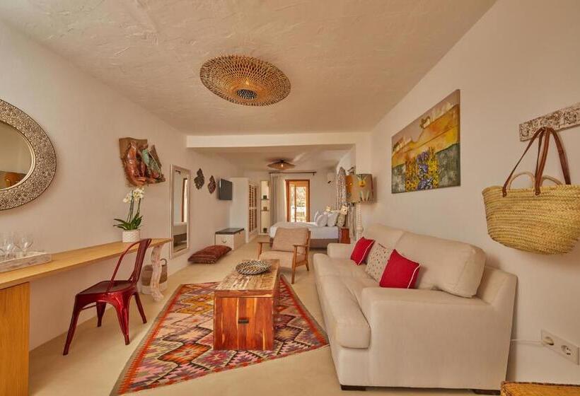 سوییت با چشم‌انداز دریا, Petunia Ibiza, A Beaumier