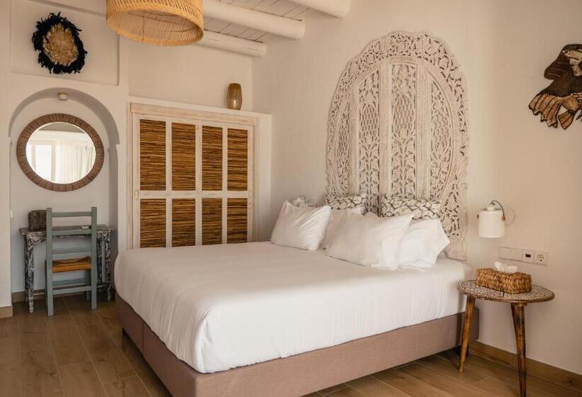 Deluxe Suite Sea View, Petunia Ibiza, A Beaumier