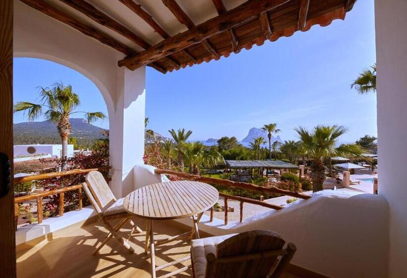 اتاق استاندارد با بالکن و چشم‌انداز دریا, Petunia Ibiza, A Beaumier