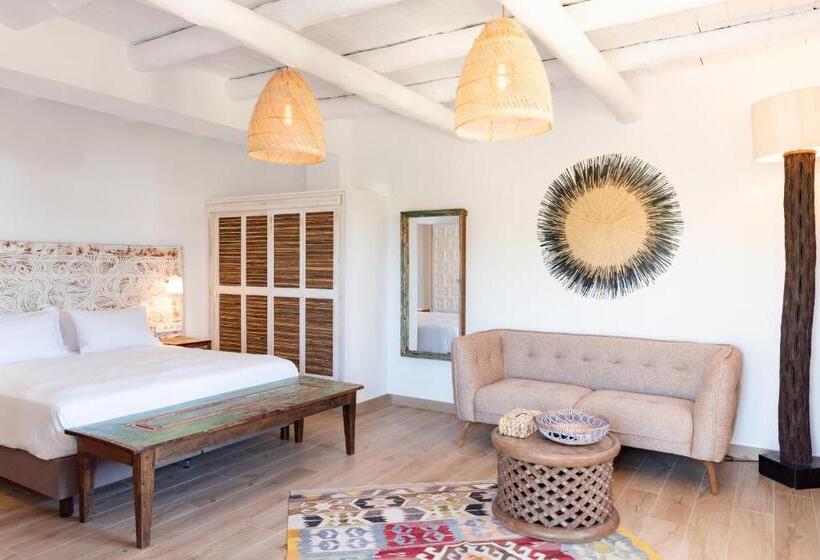 سوییت جونیور در طبقه همکف, Petunia Ibiza, A Beaumier