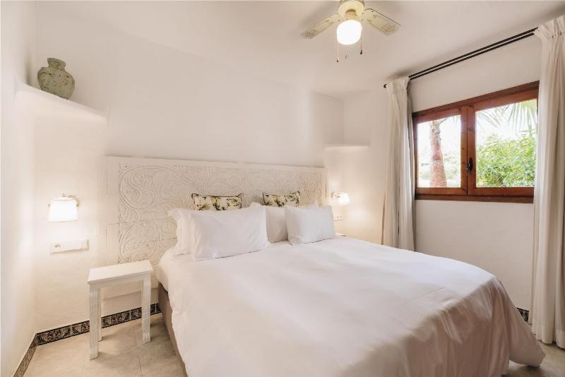 اتاق استاندارد, Petunia Ibiza, A Beaumier
