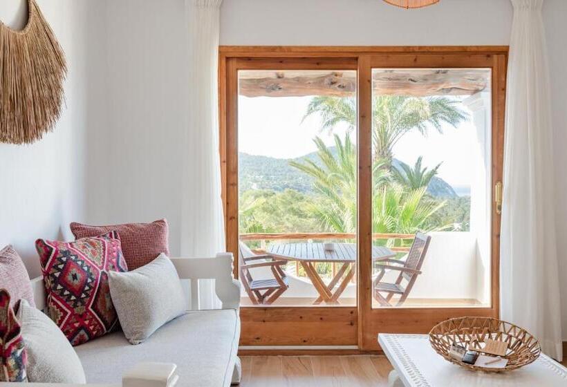 سوییت با چشم‌انداز دریا, Petunia Ibiza, A Beaumier