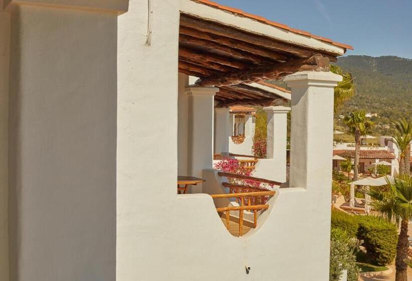 سوییت با چشم‌انداز دریا, Petunia Ibiza, A Beaumier