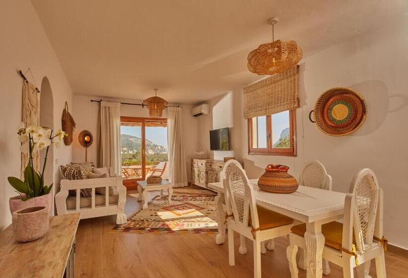 سوییت با چشم‌انداز دریا, Petunia Ibiza, A Beaumier