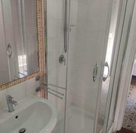 اتاق لوکس با بالکن و چشم‌انداز دریا, B&b Le Muse