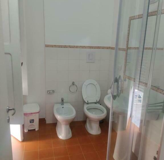 اتاق لوکس با بالکن و چشم‌انداز دریا, B&b Le Muse