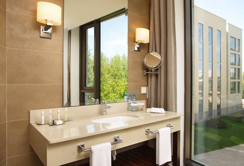 اتاق استاندارد با تخت دوبل, Doubletree By Hilton Hotel Moscow   Marina