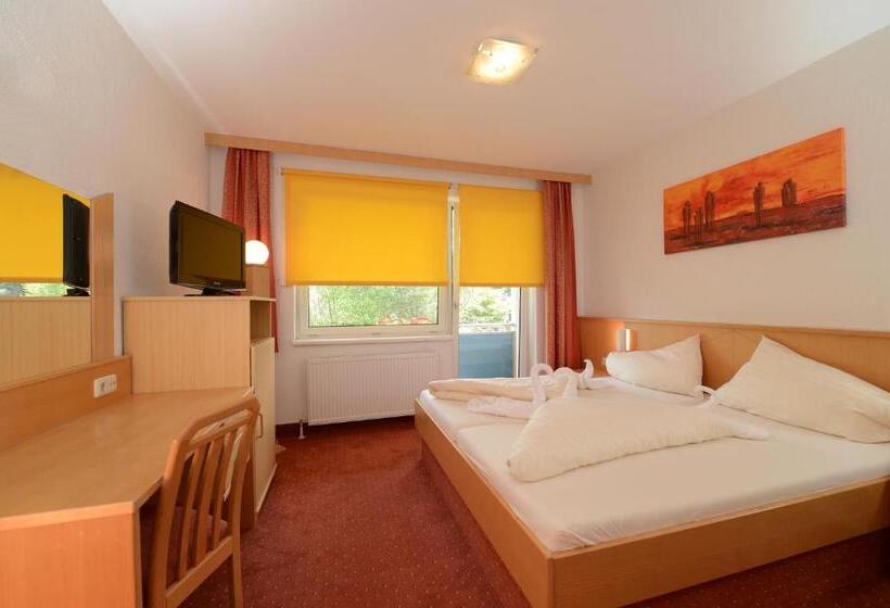 Номер Стандарт Вид на Озеро, Strandhotel Faak