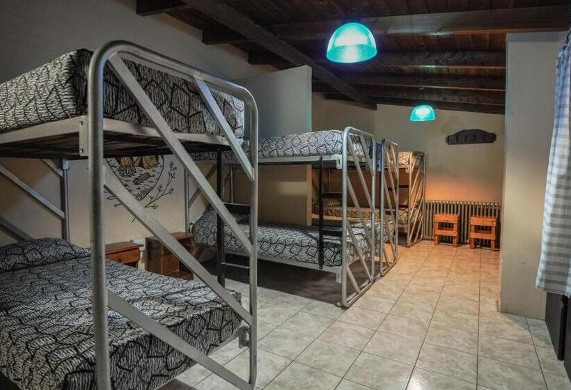 Кровать в Общей Комнате, Tangoinn Hostel Downtown