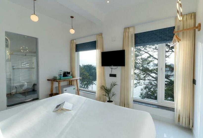 豪华湖景房, Moustache Udaipur Luxuria