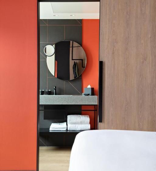 Номер Deluxe, Leonor The Place To Live