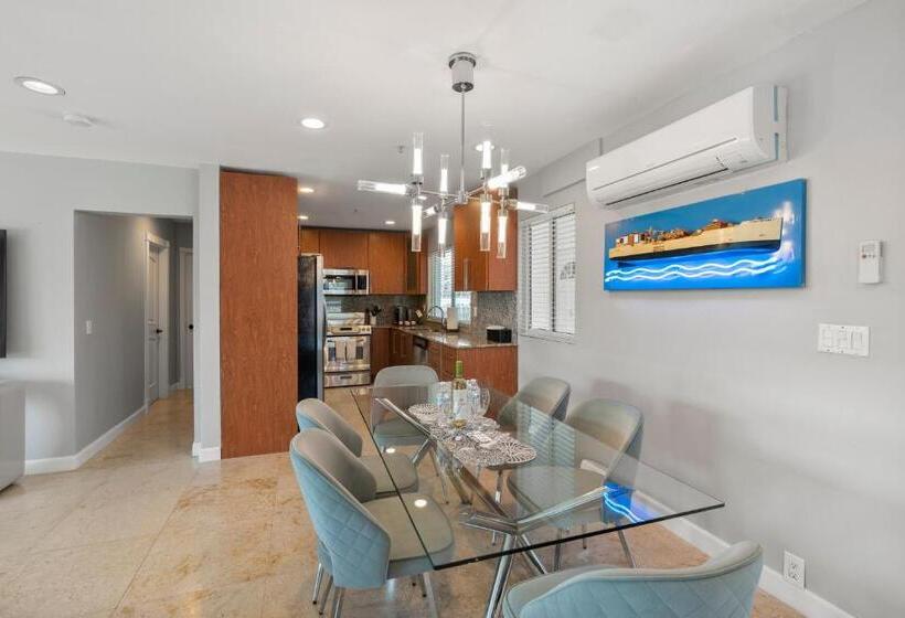 سوییت سوپریور با چشم‌انداز دریا, Isle Of Venice Residence And Marina