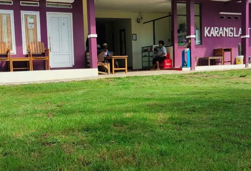 디럭스 룸, Penginapan Karanglaut Santolo
