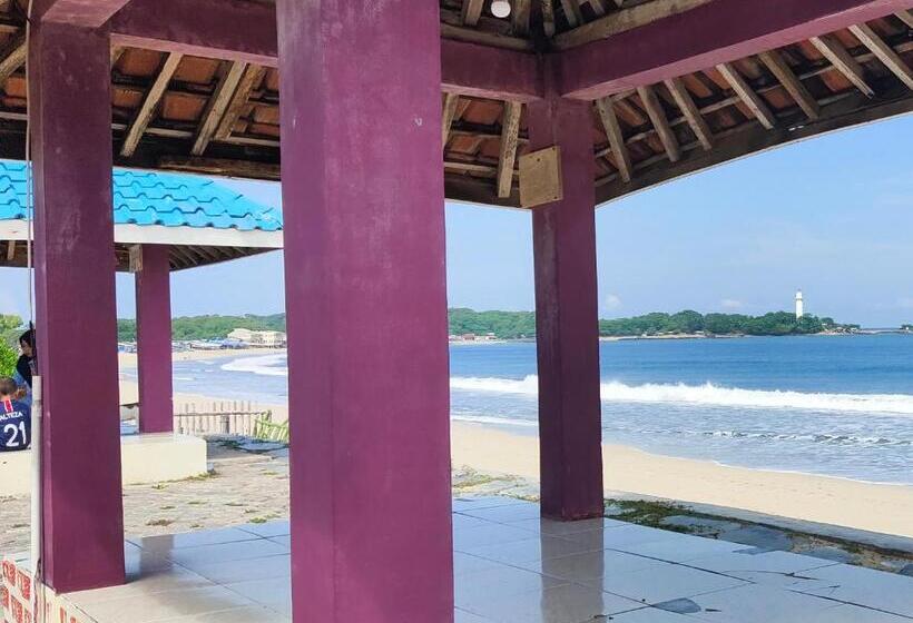 디럭스 룸, Penginapan Karanglaut Santolo