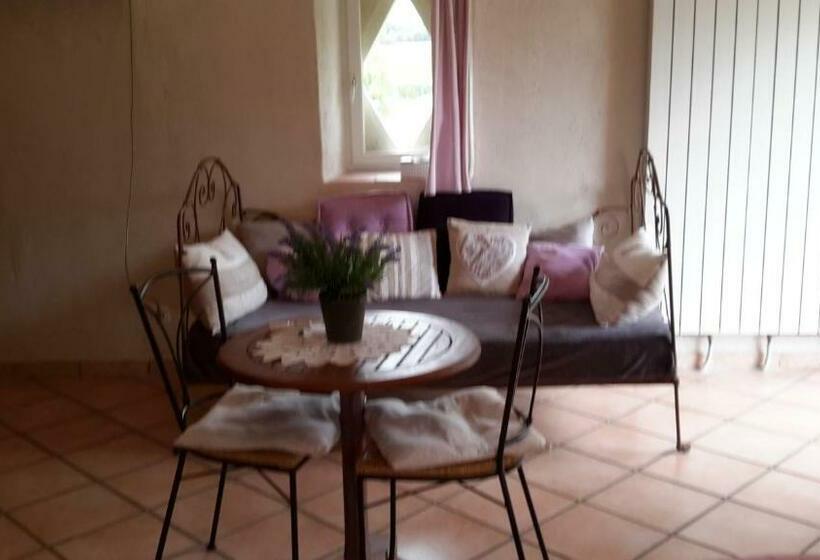 غرفة قياسية مطلة على الجبل, Chambres D Hôtes Le Vignoble