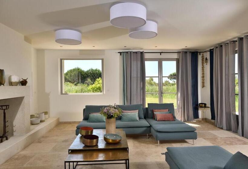اتاق لوکس با بالکن, Mas Du Couvin, Maison D Hôtes En Camargue