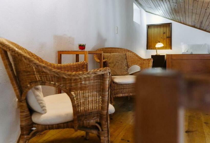 Habitació Triple Estàndard, Casa António Moreira
