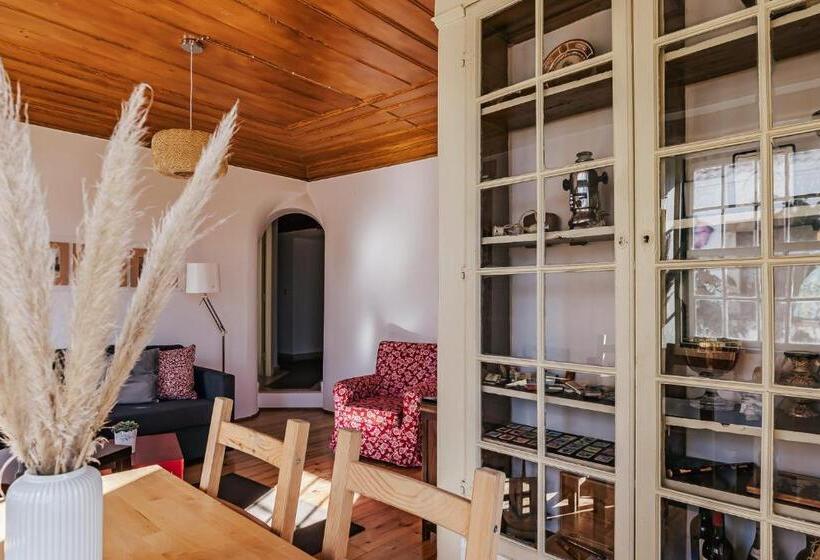 Дом 1 Спальня, Casa António Moreira
