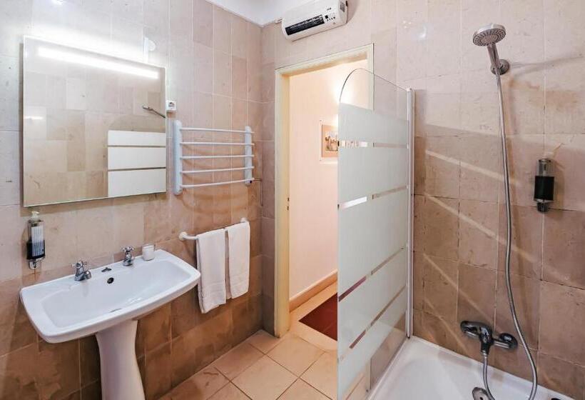 Дом 1 Спальня, Casa António Moreira