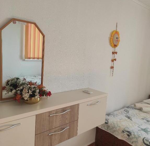 Triple Room Sea View, ваканционни къщи на брега  Holiday Houses On The Coast