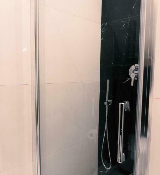 اتاق لوکس, B&b Holiday Home Dama