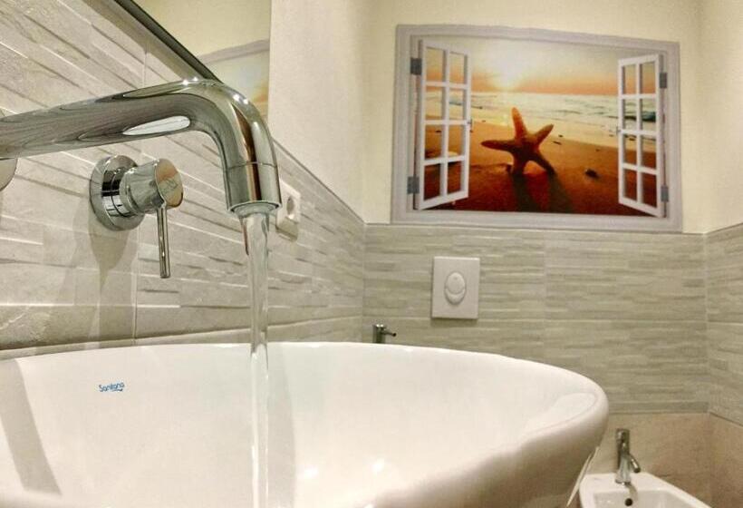 Номер Стандарт с Балконом, Insula B&b
