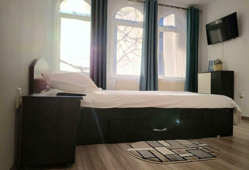 Quarto Estandar, Hillside