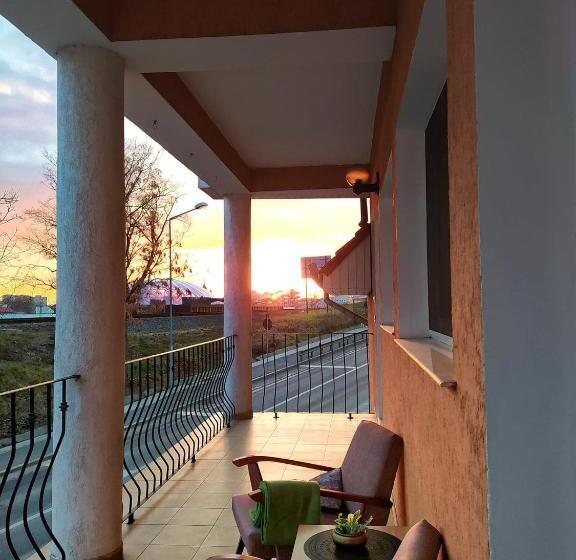 Quarto Triplo Estandar, Hillside