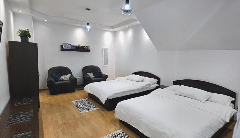 Quarto Estandar com Sacada, Hillside
