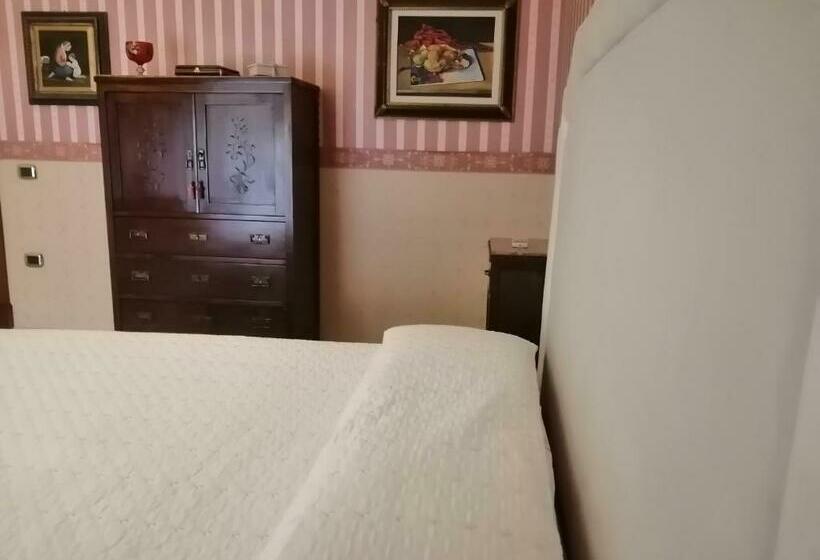 Апартаменты 2 Спальни, Solimena House