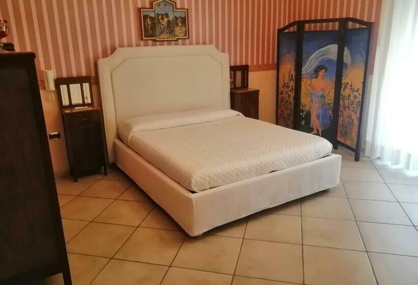 Апартаменты 2 Спальни, Solimena House