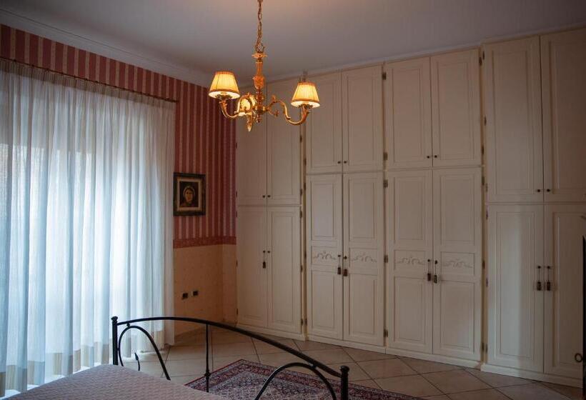 Апартаменты 2 Спальни, Solimena House