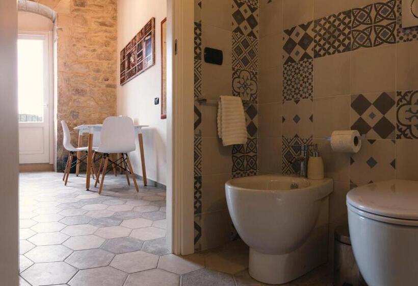 اتاق استاندارد چهار تخته, Ibla Barocca