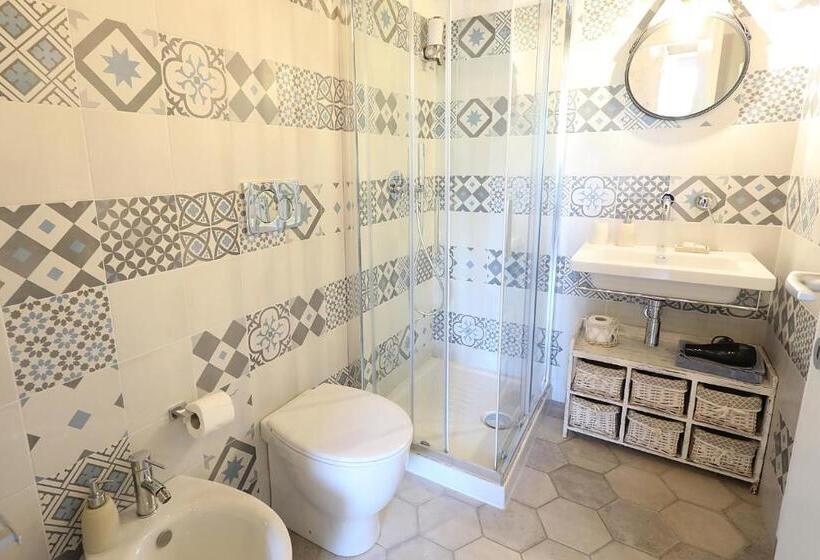 اتاق استاندارد چهار تخته, Ibla Barocca