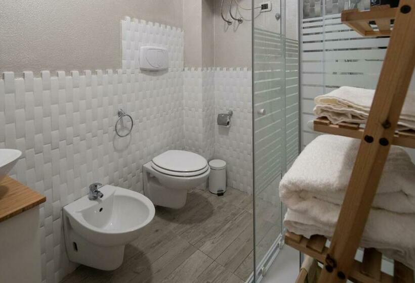 سوییت با چشم‌انداز دریا, Ortigia Terrace Sea View