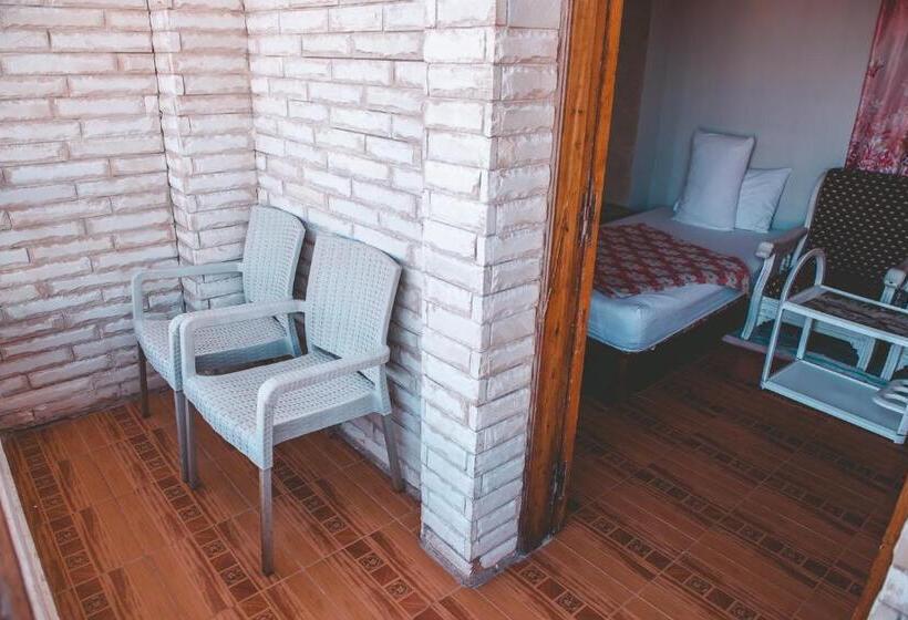 חדר סטנדרט לשלושה, Gina Motel Dahab