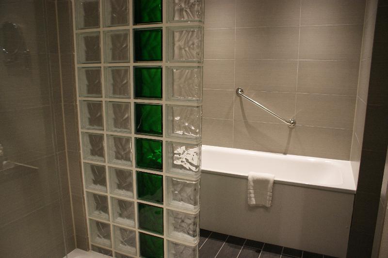 سوییت, Holiday Inn Huntingdon Racecourse, An Ihg
