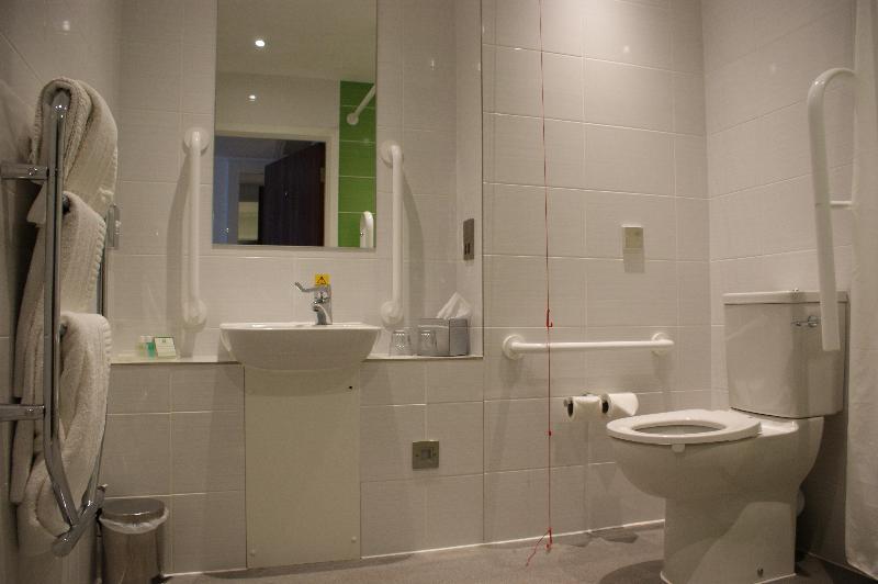 اتاق استاندارد برای معلولان, Holiday Inn Huntingdon Racecourse, An Ihg