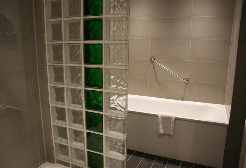 سوییت, Holiday Inn Huntingdon Racecourse, An Ihg