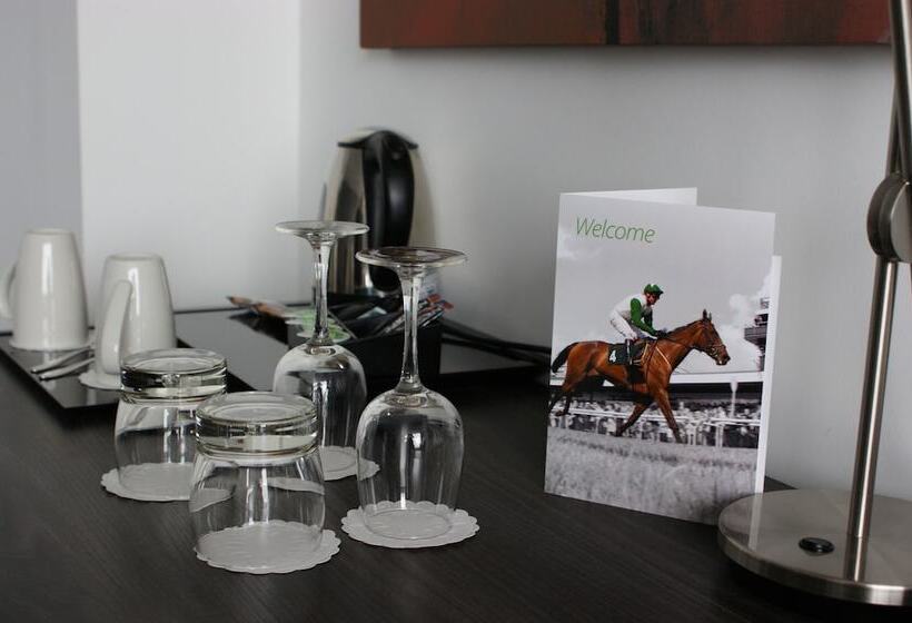 سوییت, Holiday Inn Huntingdon Racecourse, An Ihg