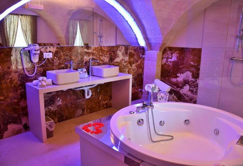اتاق لوکس با بالکن, B&b Sul Ponte